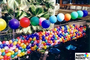 Balloon Drop for New Year's Eve (2000 x 9" Balloons with 24 x 36" Giant Balloons).  Great Hall, Hyatt Regency Waikiki
